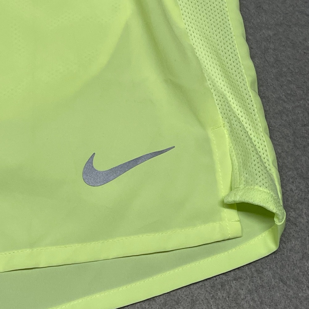 Nike Shorts Men XXL 2XL Neon Green Challenger Running Volt Dri-FIT 5" DV9363-701 - Picture 2 of 12